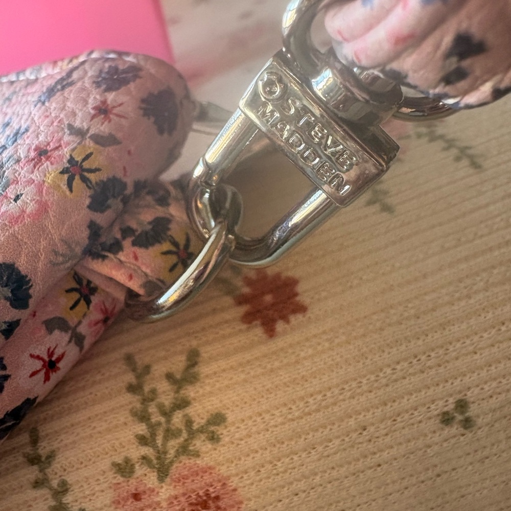 Steve Madden Pink Floral Wristlet - Picture 5 of 5
